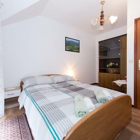 Апартаменты Apartman Dubravcic Оточац Экстерьер фото